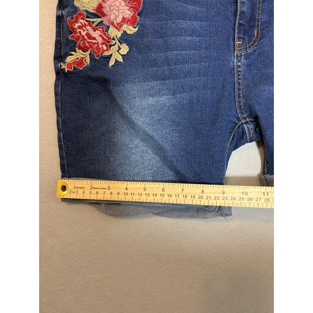 Malonacia Floral Embroidered Shorts Denim Size 10 XL - Picture 4 of 8